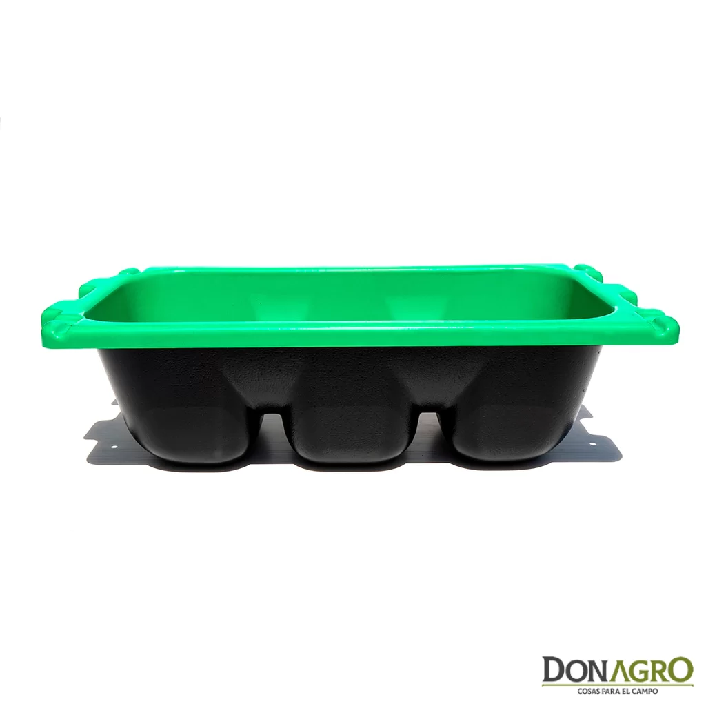 Bebedero Comedero Plastico Alta Resistencia Cerdos 50L 74x36x25cm