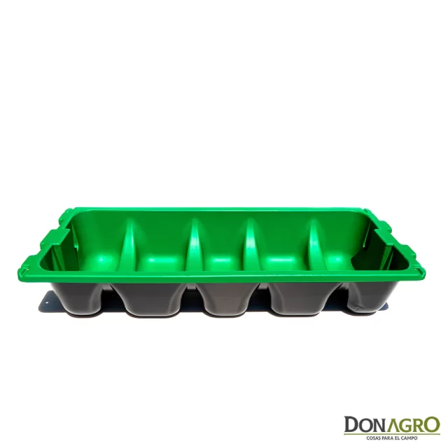 Comedero Plastico Alta Resistencia 228L 162x68x30cm
